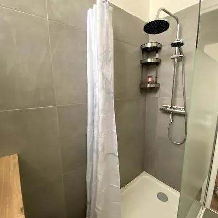 - 3 Parking Privee -wifi -clim Apartment Beziers