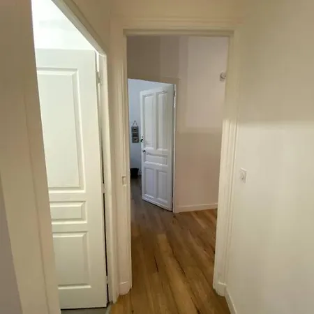 - 3 Parking Privee -wifi -clim Apartament Béziers